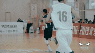 新·十六强齐亮相高中赛场见*力暴**隔扣丨18-19耐克高中联赛