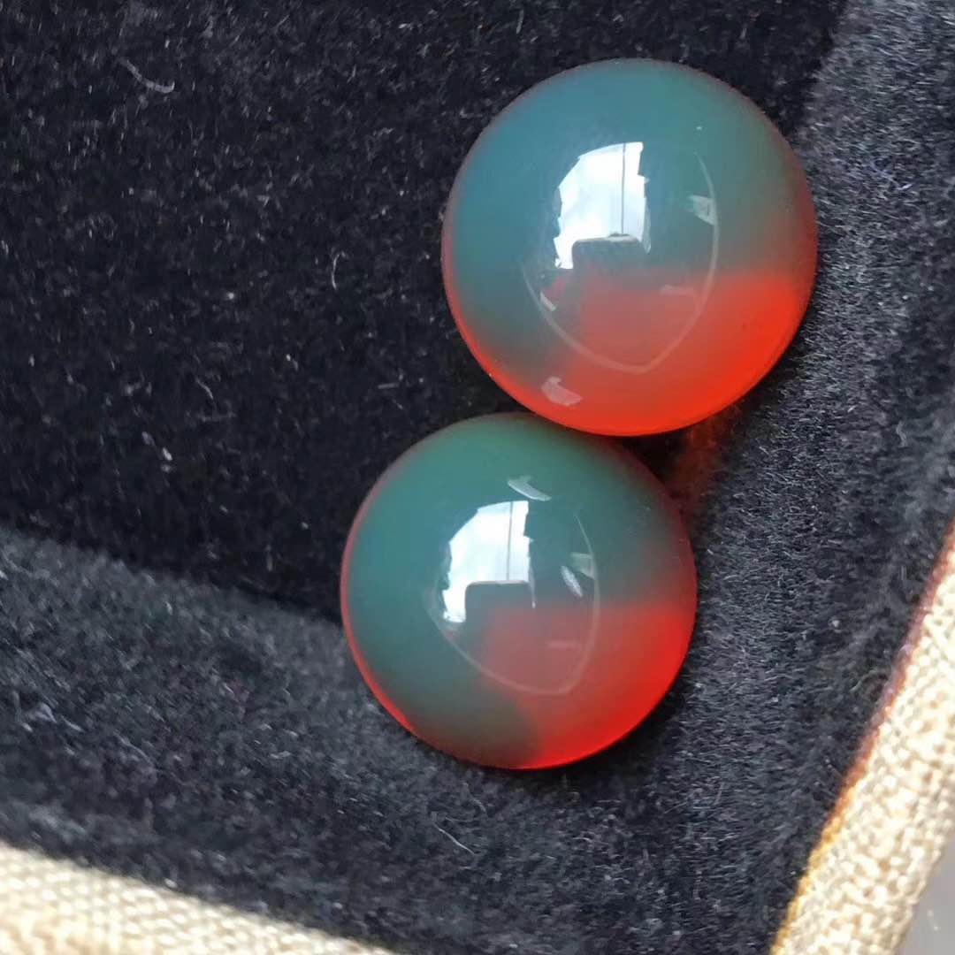 佩戴琥珀蜜蜡对身体有什么好处,成人佩戴琥珀蜜蜡