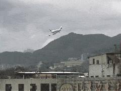 香港启德机场最后一架航班,beyond启德机场演唱会