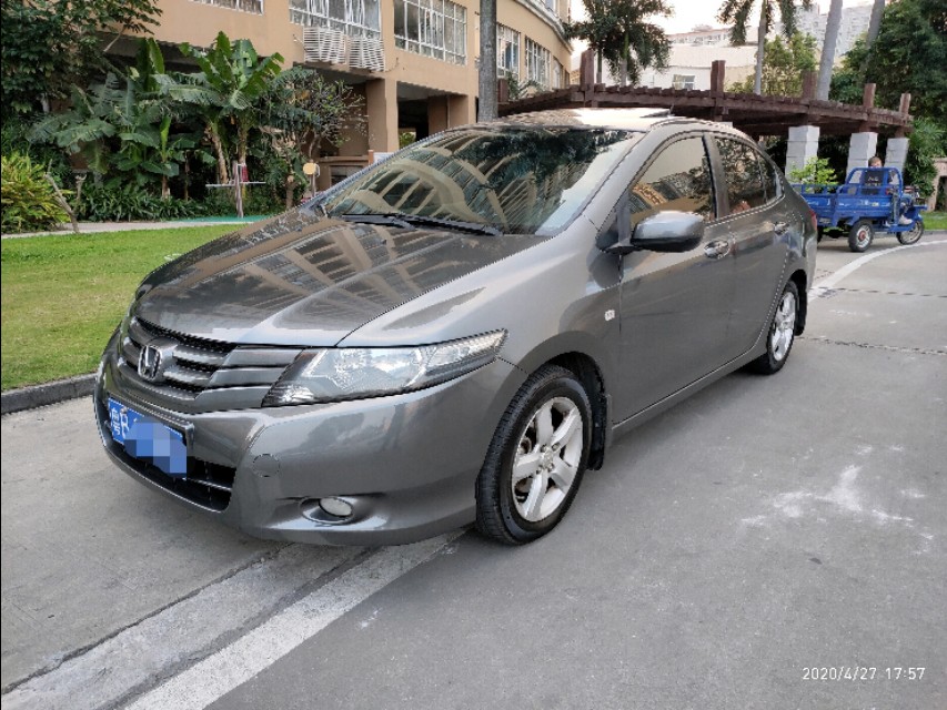 锋范2009款1.8自动挡大不大,2010本田锋范1.8自动挡怎么样