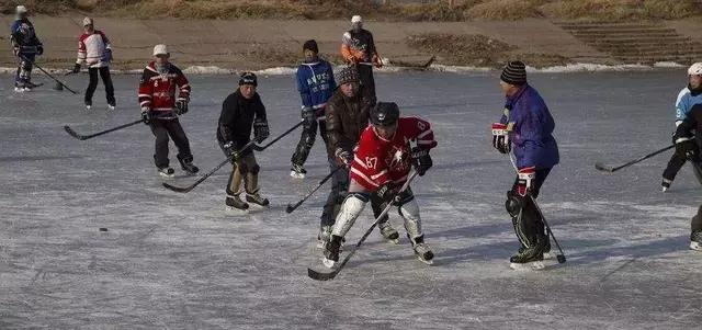 为什么打冰球容易打架,为什么打冰球的都是东北的