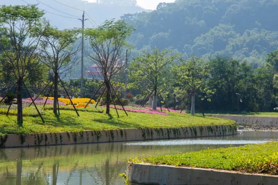 在大山深处幽静绝美的村落,深藏大山中的村落