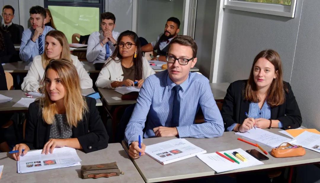 起薪$100,000谁不爱!法国商学院毕业薪资榜单重磅发布