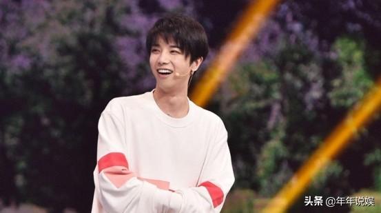 华晨宇被曝植发、整容,爆料者自称华晨宇老婆,还骂张碧晨是小三