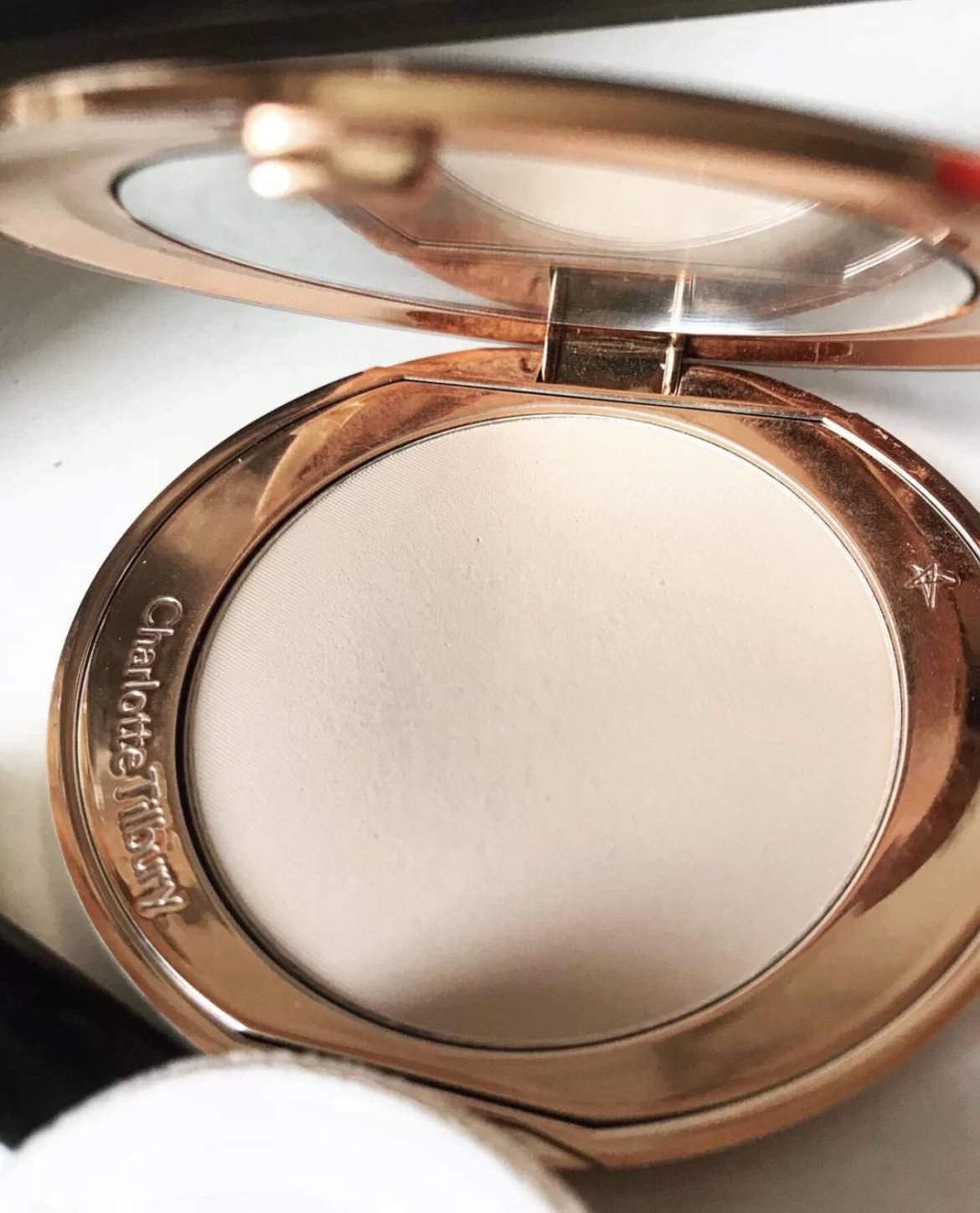 如何在夏天化个清爽的妆,你的夏日不脱妆小诀窍已经抵达