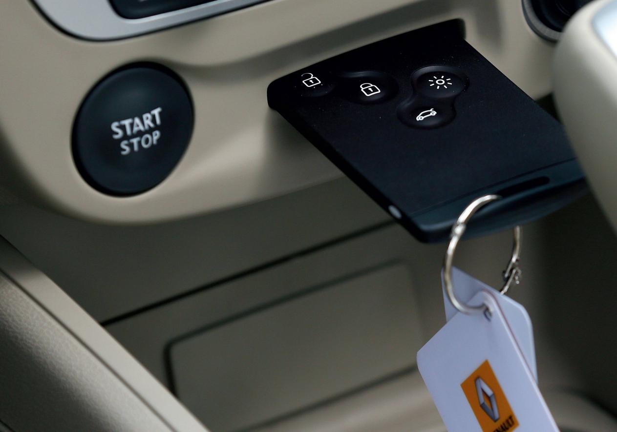 别克英朗电瓶突然没电是什么原因,电瓶突然没电3分钟教你启动汽车