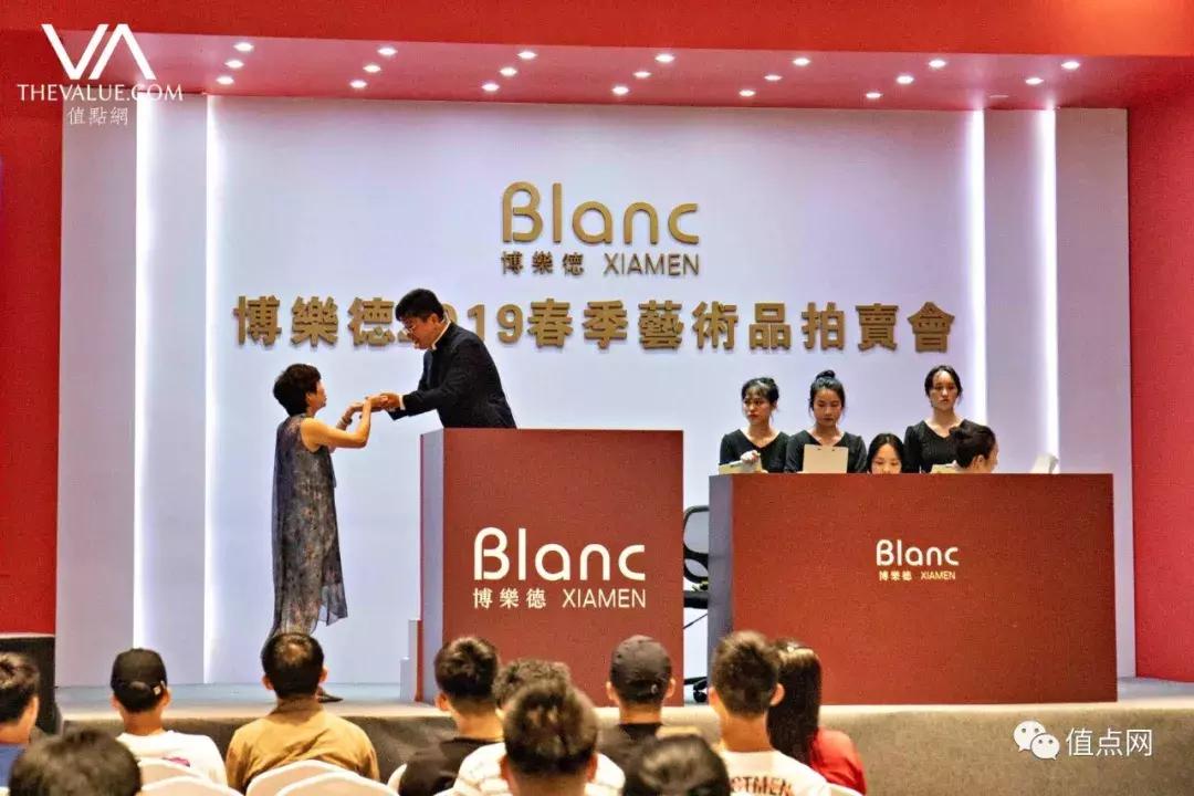 kaws公仔雕塑在哪个超市,kaws雕塑台