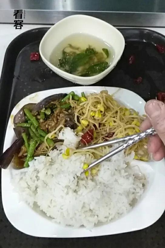 物流分拣夜班视频,物流分拣站夜班