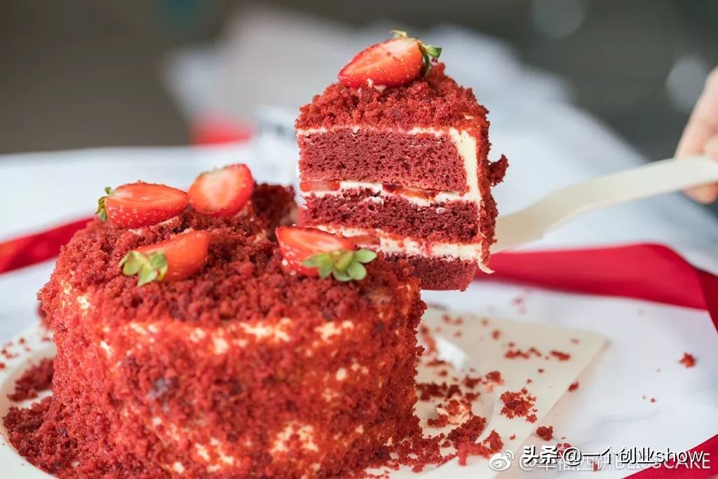 这家1亿人都吃过的甜品店，如何做到月销售1亿元，日卖近4万单