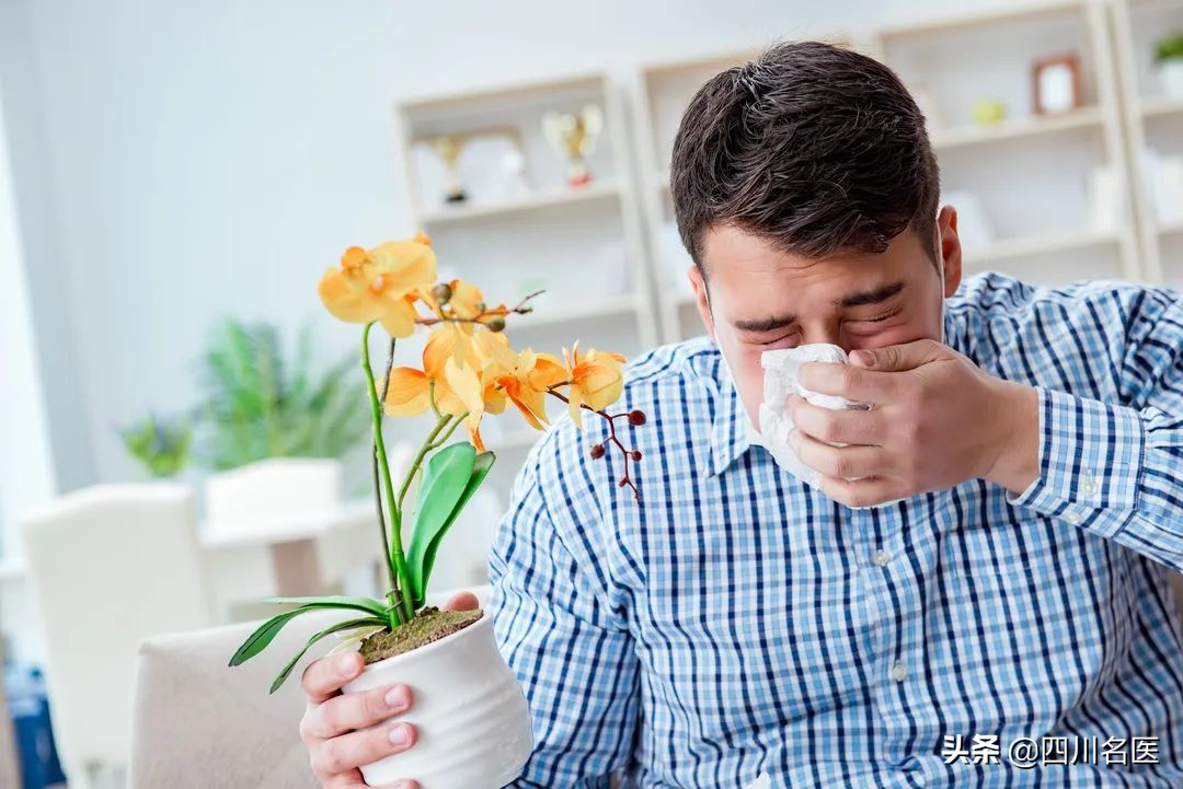 男子打喷嚏肺炸了,男子咳嗽肺炸了