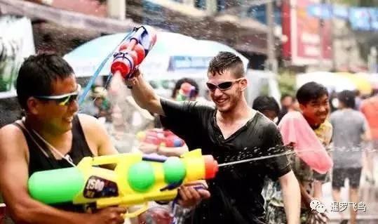 泰国泼水节vs西双版纳泼水节,2019年泰国泼水节视频