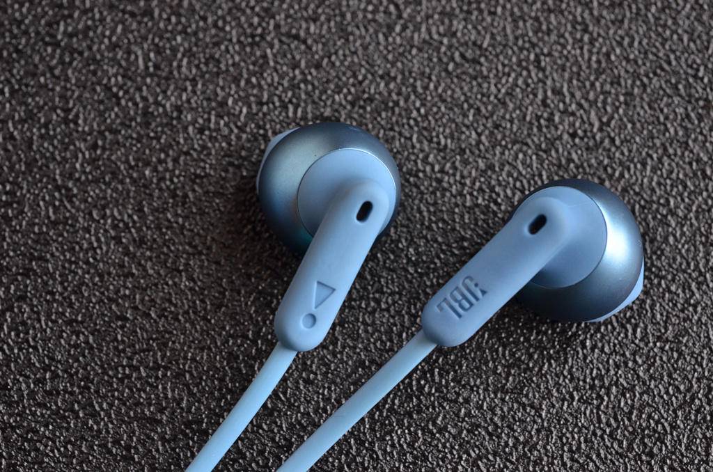 jbl官方正品蓝牙耳机,jbltune215bt耳机测评视频