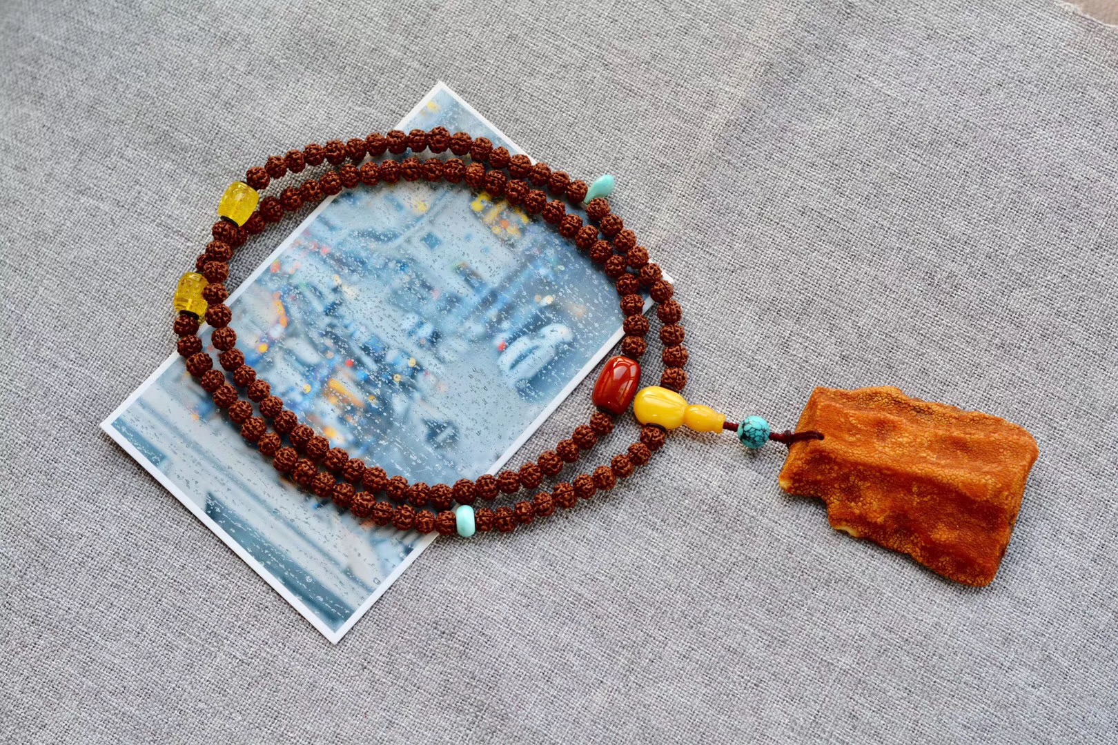 文玩手串配饰详解及搭配技巧大全,文玩手串配饰详解及搭配技巧