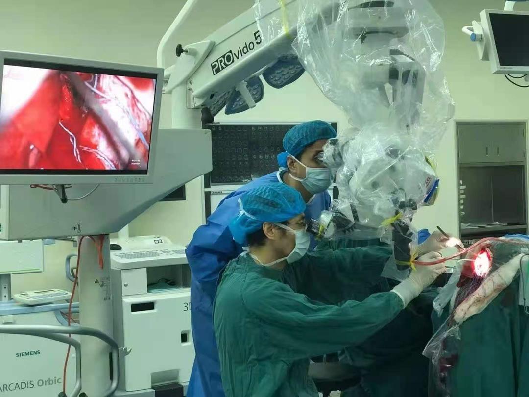 陕西102岁老人手术成功,医生切除77岁老人多个无病脏器