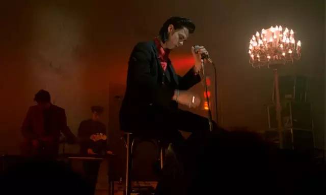 读懂彼得·汉德克，走进《柏林苍穹下》的诗意世界