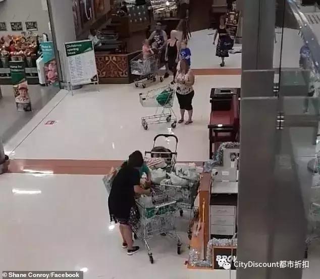 熟练跑圈圈！这些人组织有序，高效专业，澳洲超市束手无策