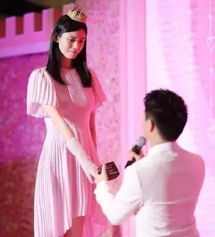 奚梦瑶怀孕还很瘦吗,奚梦瑶的第一胎是足月吗