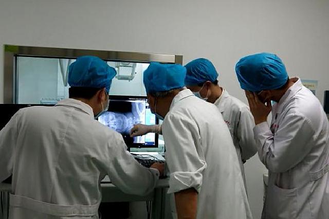 1992年山西工人捡到发光圆柱,1992年山西一工人捡到一根金属棒