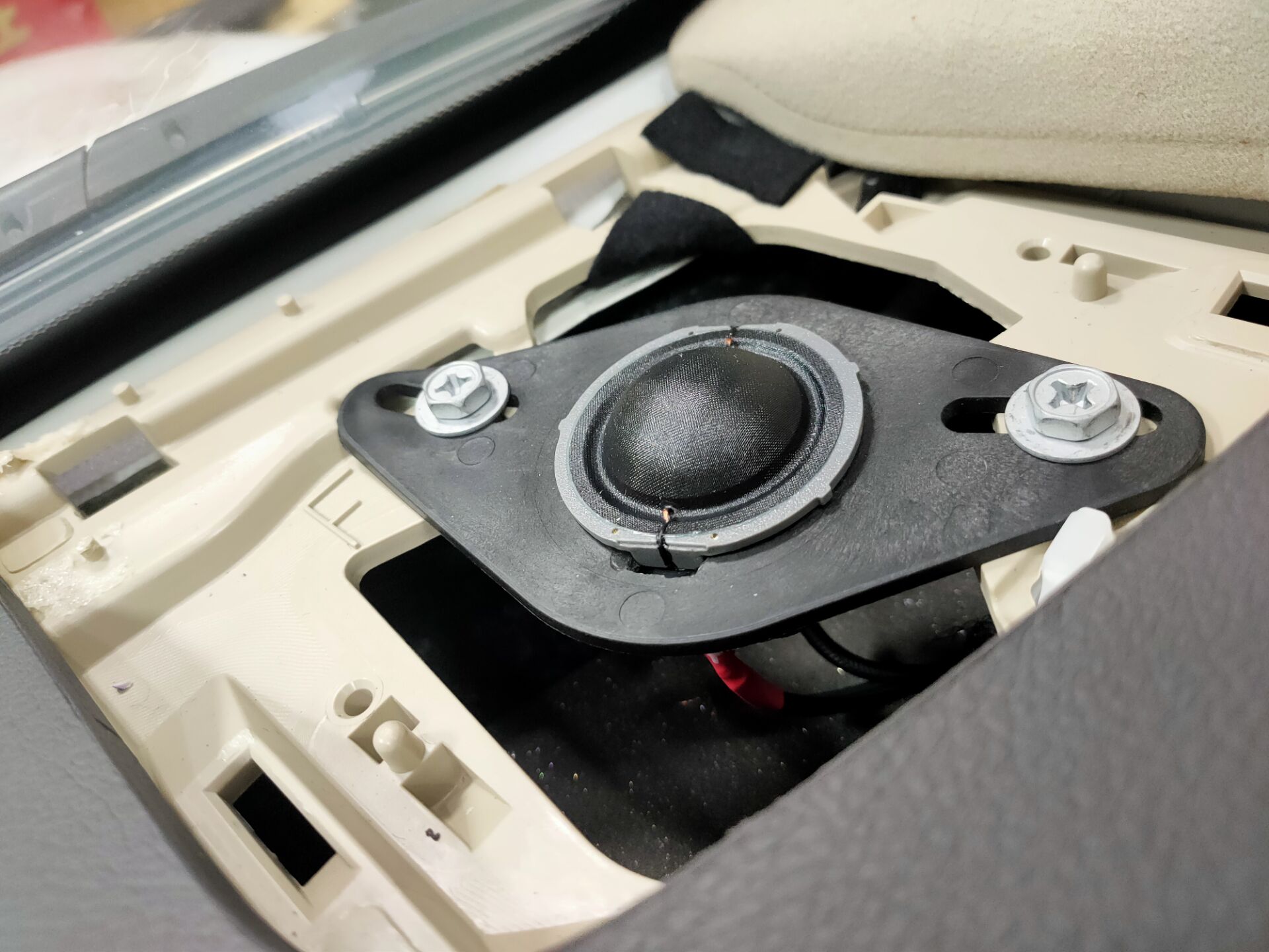 丰田兰德酷路泽汽车音响改装最真实的声音，来源于丹麦丹拿