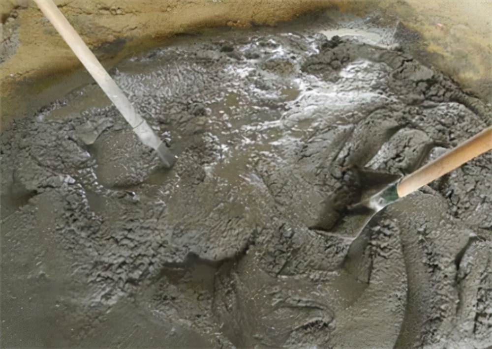 为什么工人要往水泥里加糖涨知识,水泥有油盐对水泥凝固有影响吗