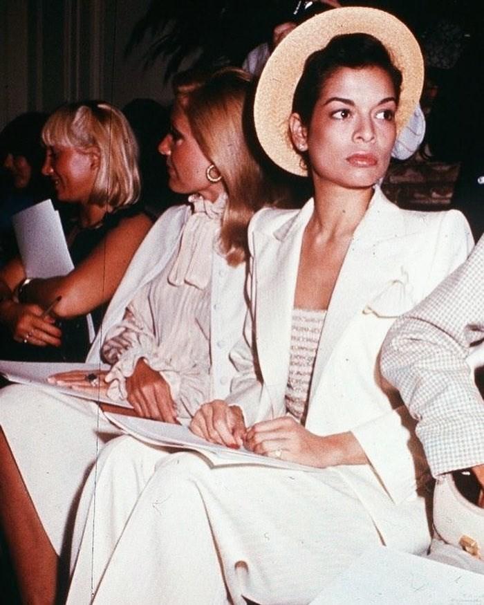 一件有质感的西装,一件白色西服配什么