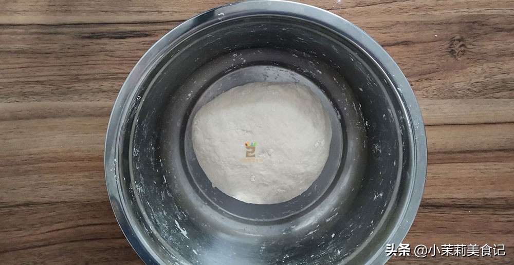 烙饼时用热水烫面粘手怎么办,烙饼里面抹油