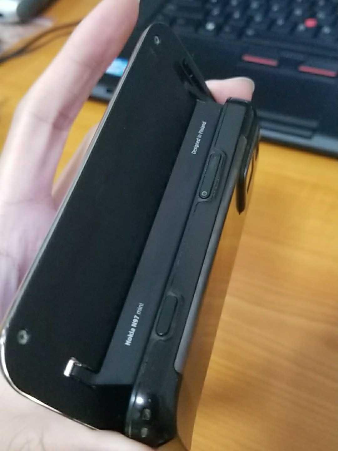 十年后掏出这部“诺记机皇”，电阻屏体验太糟心了，指甲都扣断了