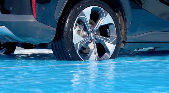 明明是个“老司机”，停车的时候却“脑子死机”