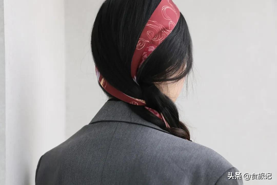 不要拒绝丝巾,正如不要拒绝春天