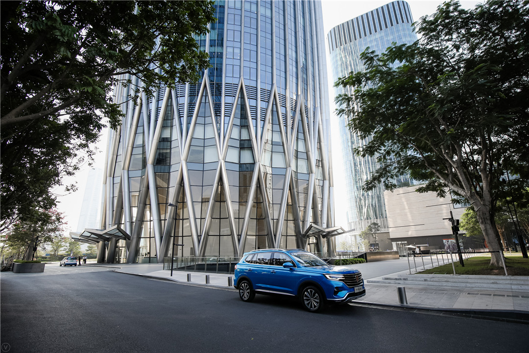 荣威rx5max豪华版功能详解,荣威rx5max试驾