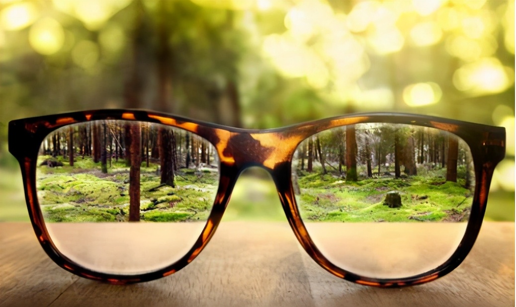 孩子视力几岁后不容易发生近视了,小孩几岁后视力差不多稳定