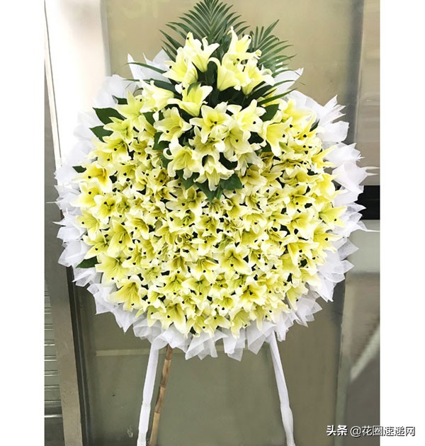 八宝山花圈挽联咋写,八宝山的花圈多少钱