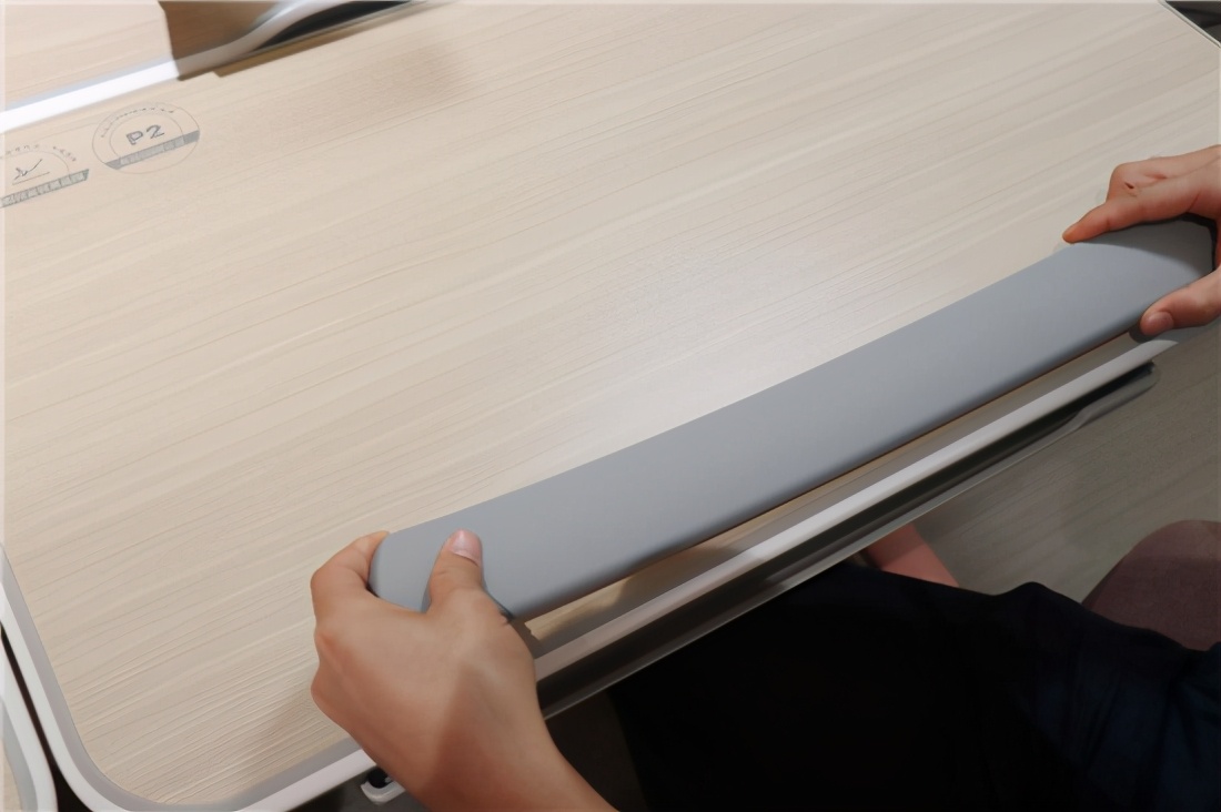 奋进星功能学习桌椅：为孩子的身体健康保驾护航