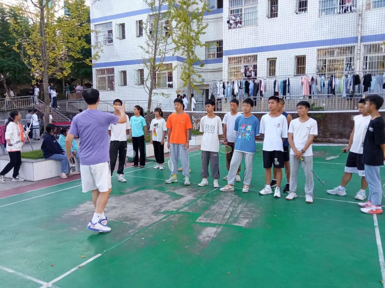 宜宾市高场职中学校视频,宜宾高场职校