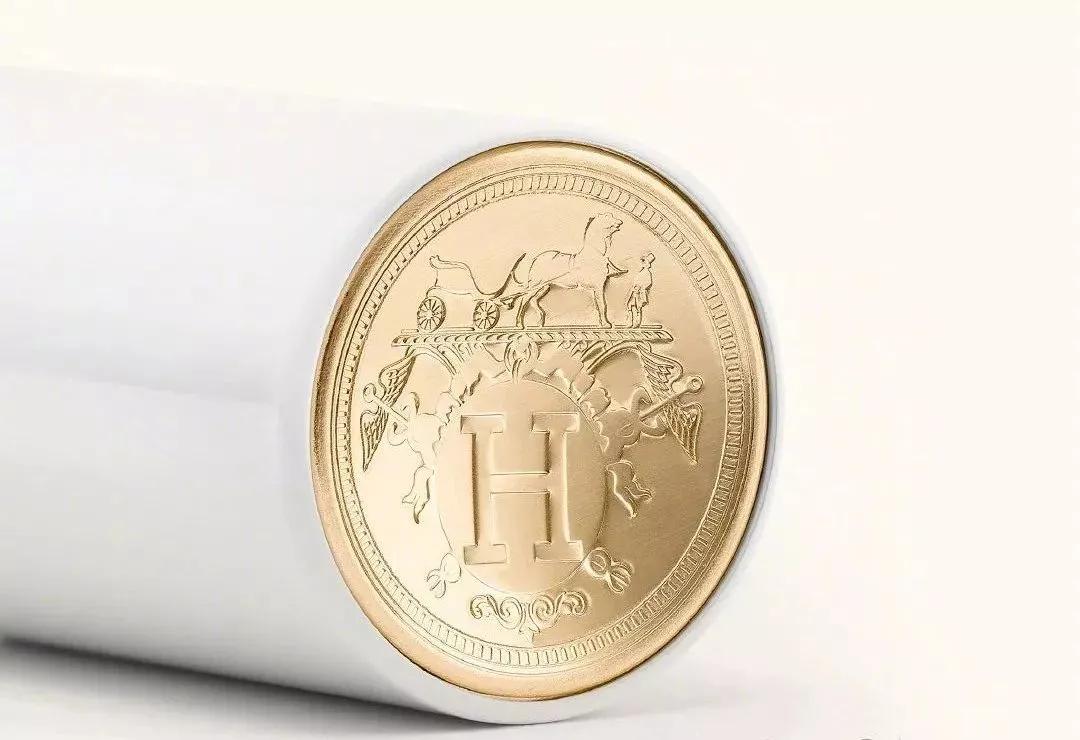 大型真香现场！爱马仕口红真的来啦！网友“设计一言难尽”