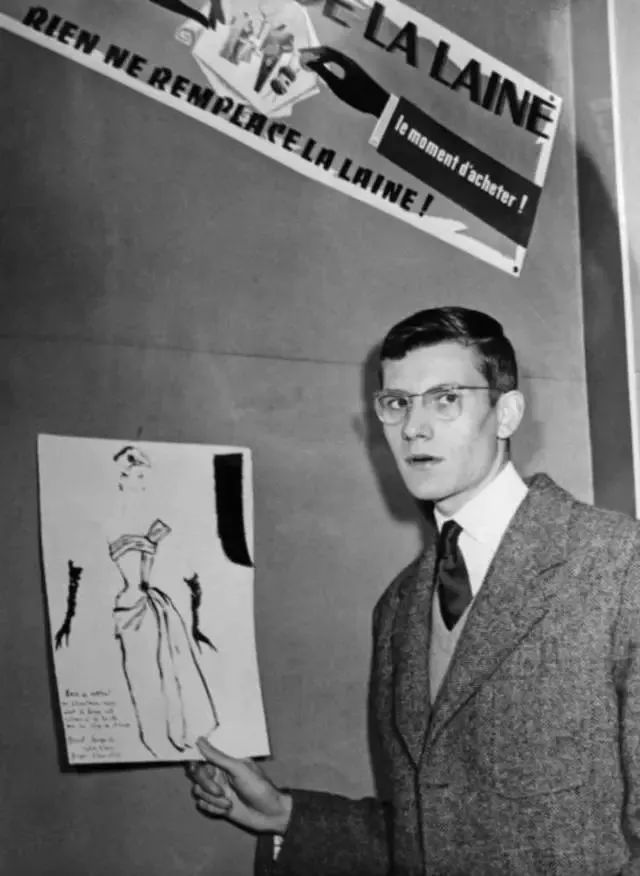 服装设计师助理需要哪些条件,服装设计师助理一般都干嘛