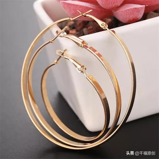 戴着最舒服的对戒,适合日常佩戴的简约戒指