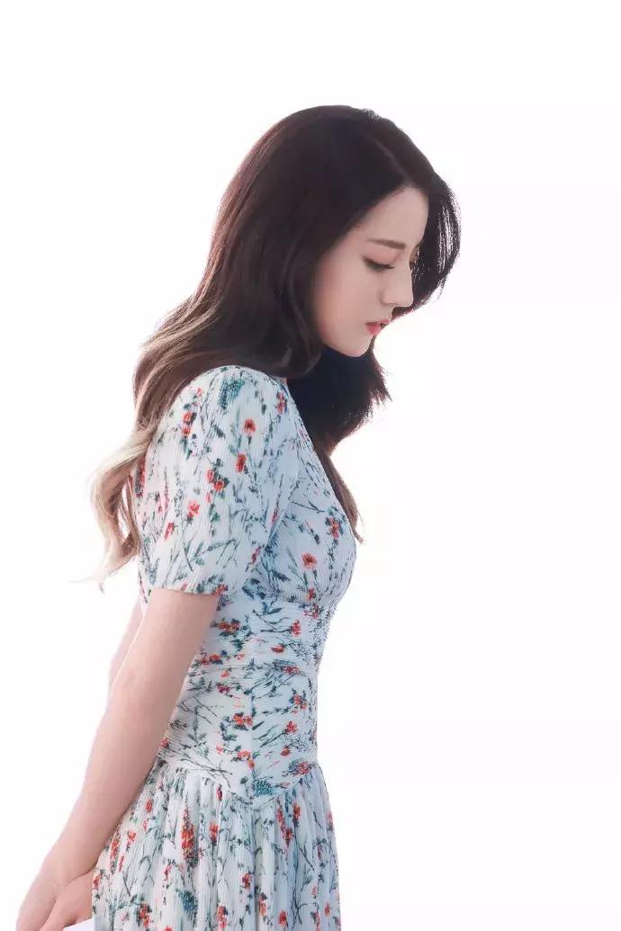 碎花裙泫雅风,lisa泫雅风衣服