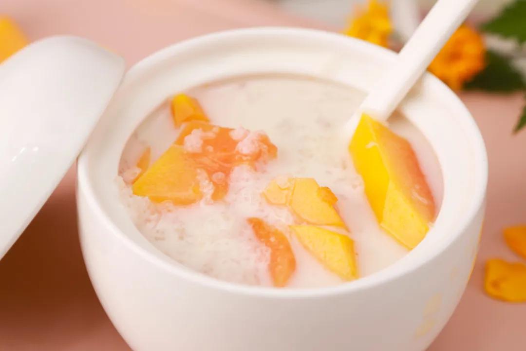 炎炎夏日不如做份甜品消消暑吧,夏日消暑甜品美味的红糖冰粉