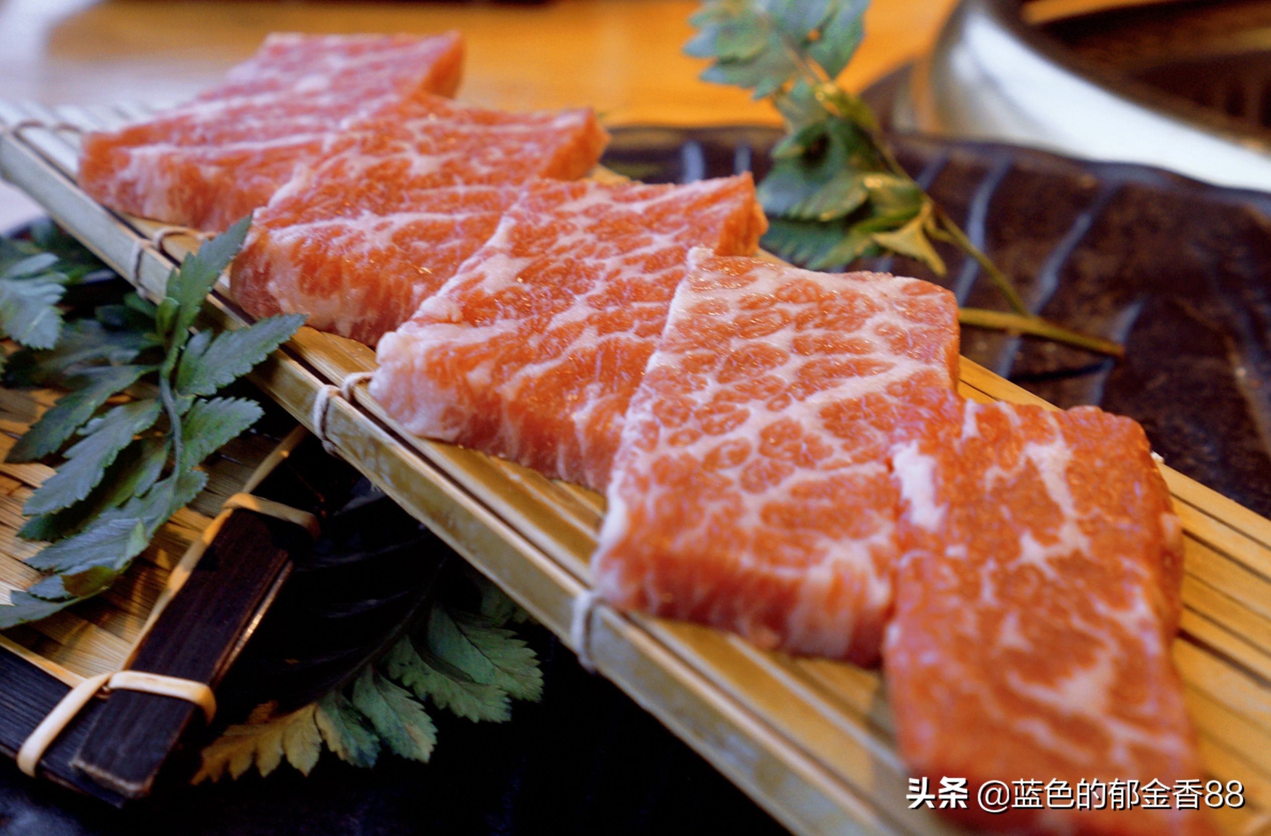 韩国传统烤肉美食,韩国烤肉有什么独特的吃法