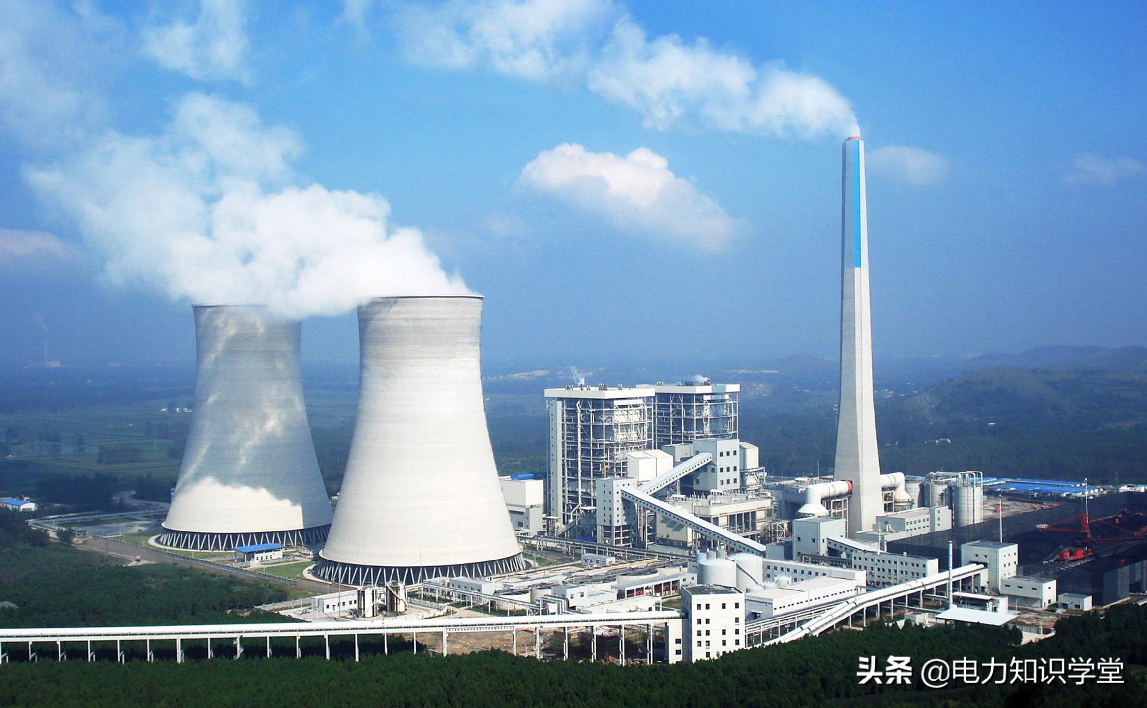 火力发电厂一吨煤消耗多少水,燃煤发电一度电要耗费多少煤