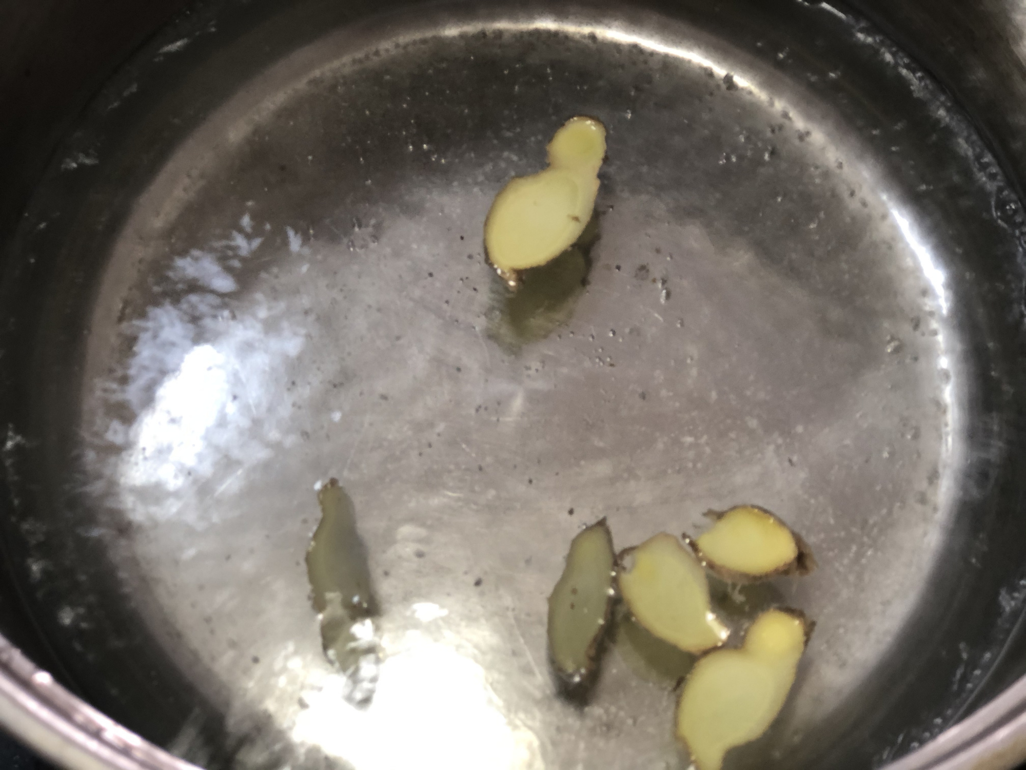 螃蟹用凉水蒸还是热水蒸,螃蟹蒸几分钟正好