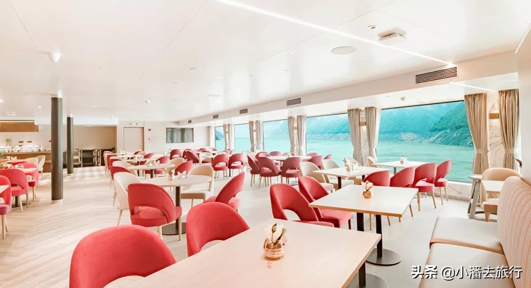 长江游轮“巨无霸”世纪荣耀号，原来它的吨位不是长江之最