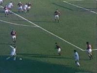 足球史上最全能支点中锋!他可以在中锋、前腰和边锋之间无缝衔接!