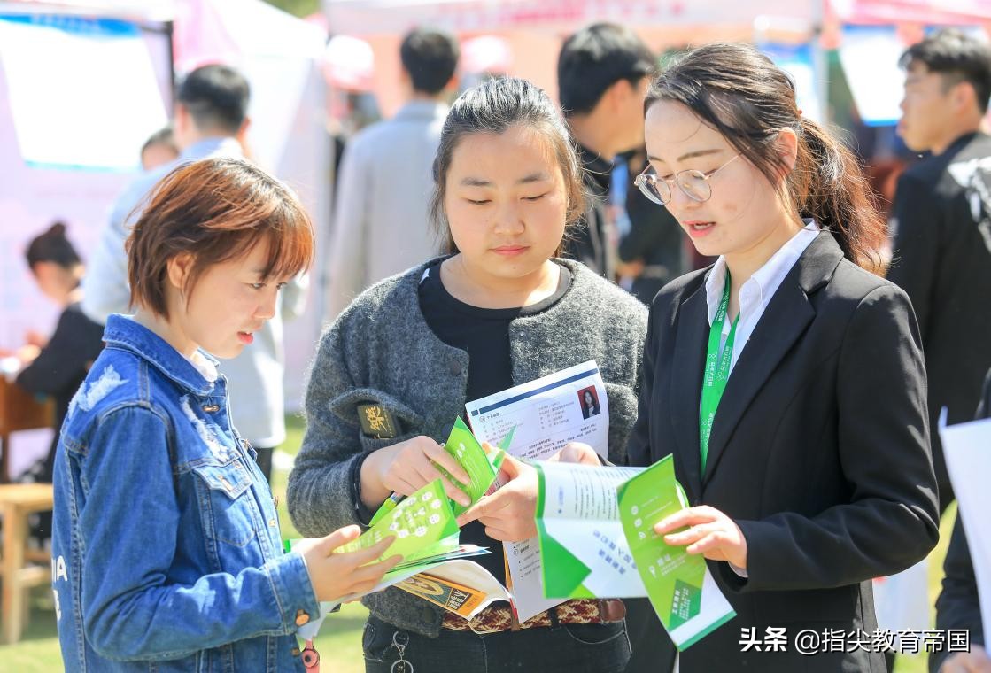 为什么文科找工作难,文科女生适合找什么工作