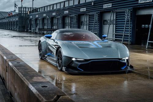 logo有点像香奈儿的牌子是哪些,香奈儿经典logo包