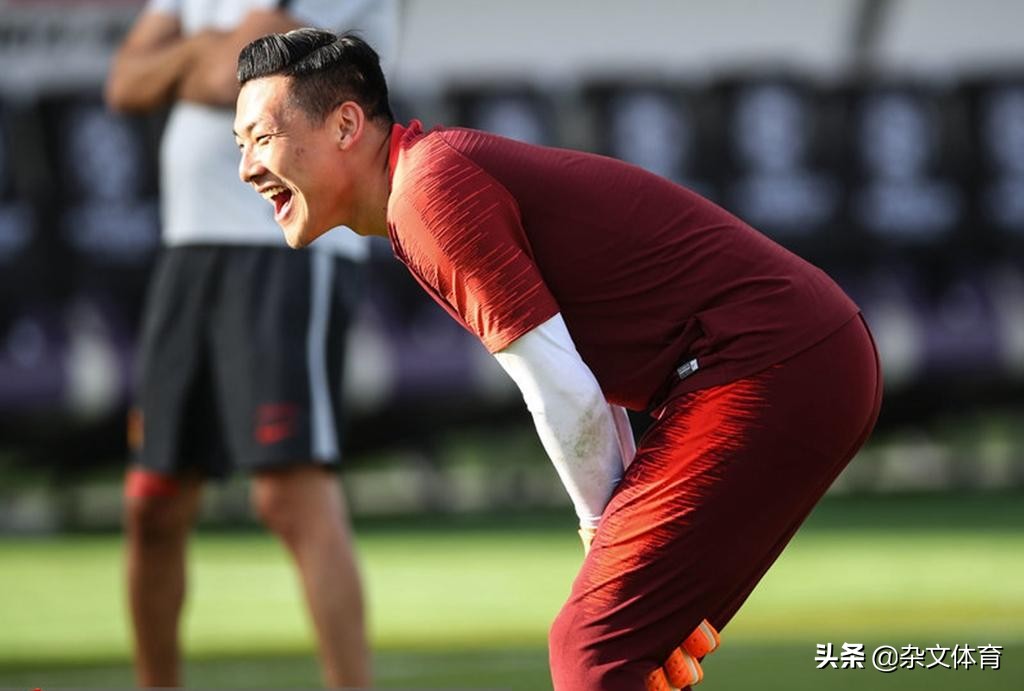 35岁国足老将再次入选亚洲杯,国足新星第一次参加亚洲杯