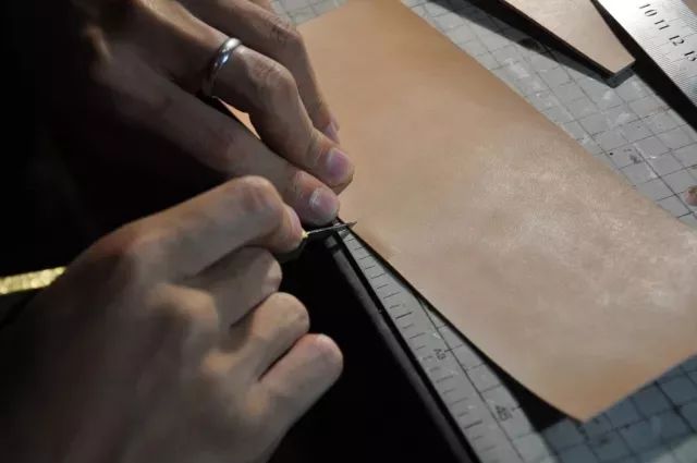 钱包夹包的制作,钱包制作教程真皮包边