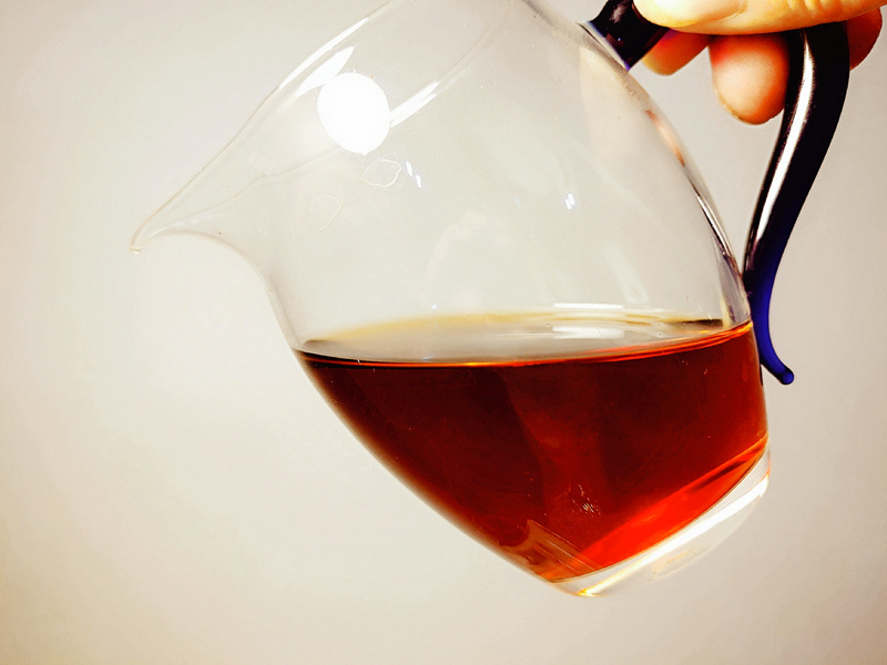 普洱茶生茶和熟茶哪个贵,普洱茶生茶与熟茶的区别与作用