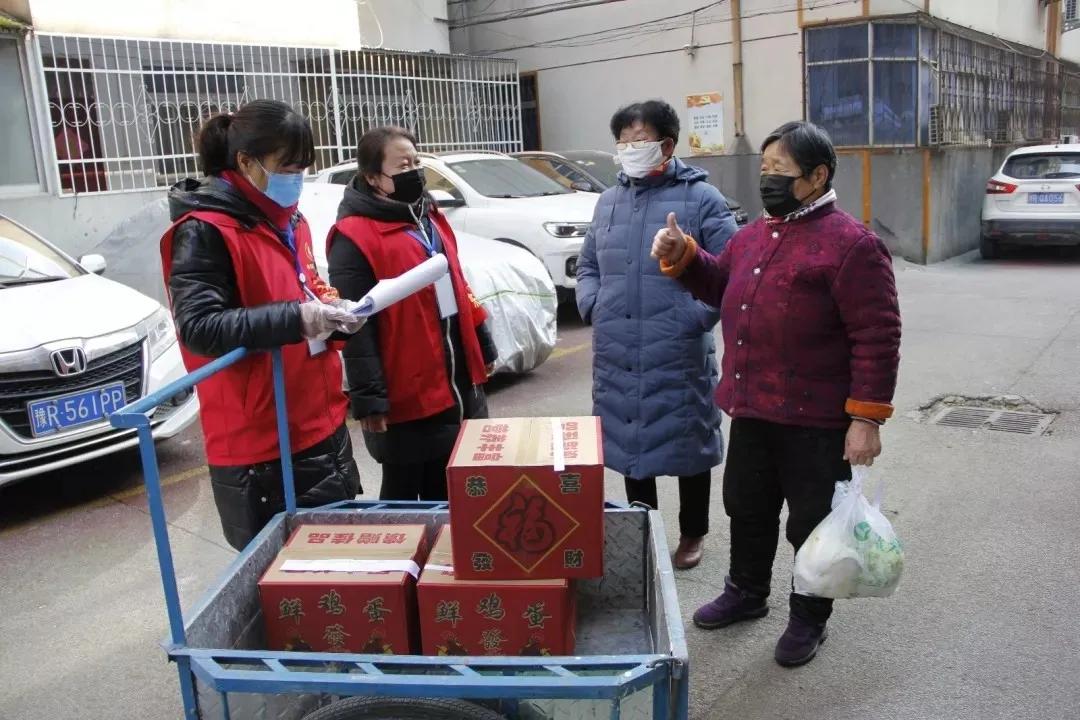 宛城区：策马布阵战疫魔 服务群众心连心